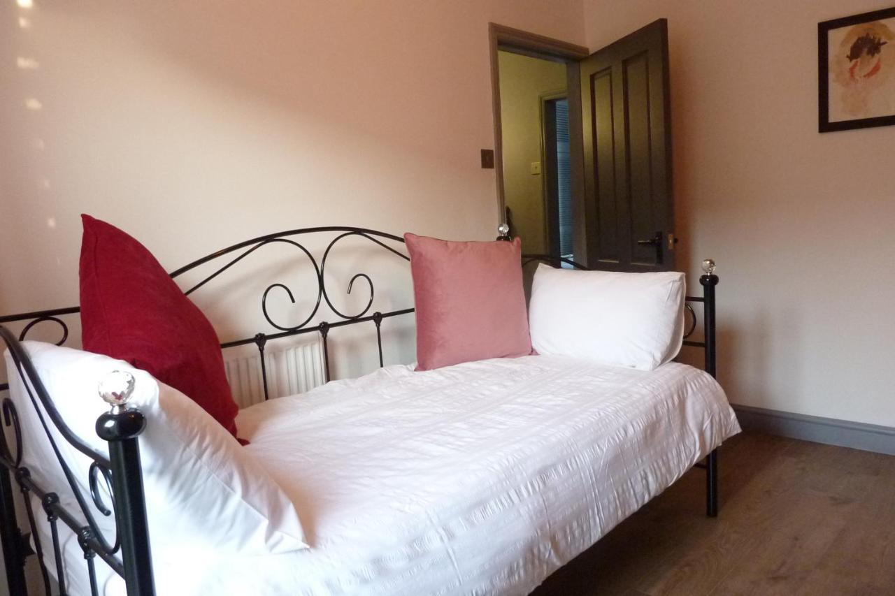 A Wonderful Place In The Hub Of The City, Yet On The Edge Of The Countryside Salisbury Zewnętrze zdjęcie
