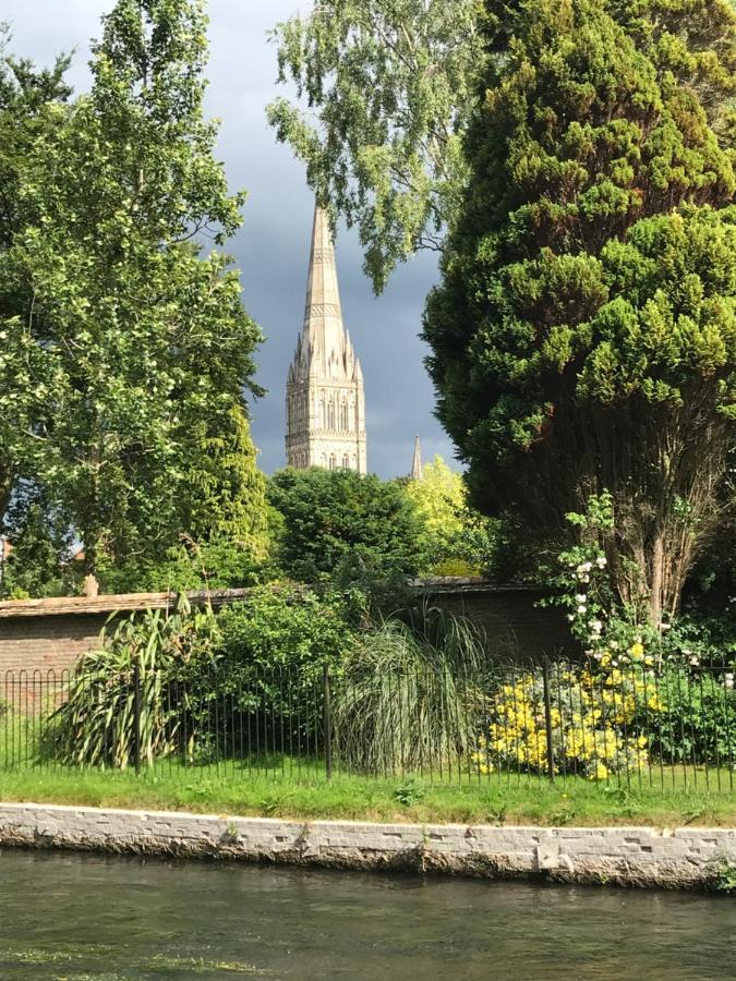 A Wonderful Place In The Hub Of The City, Yet On The Edge Of The Countryside Salisbury Zewnętrze zdjęcie