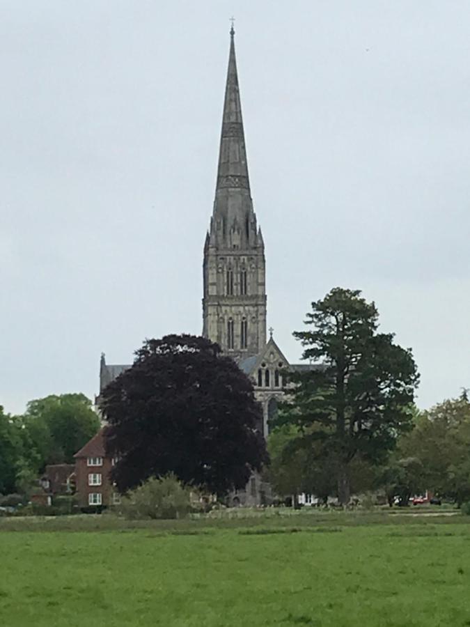 A Wonderful Place In The Hub Of The City, Yet On The Edge Of The Countryside Salisbury Zewnętrze zdjęcie