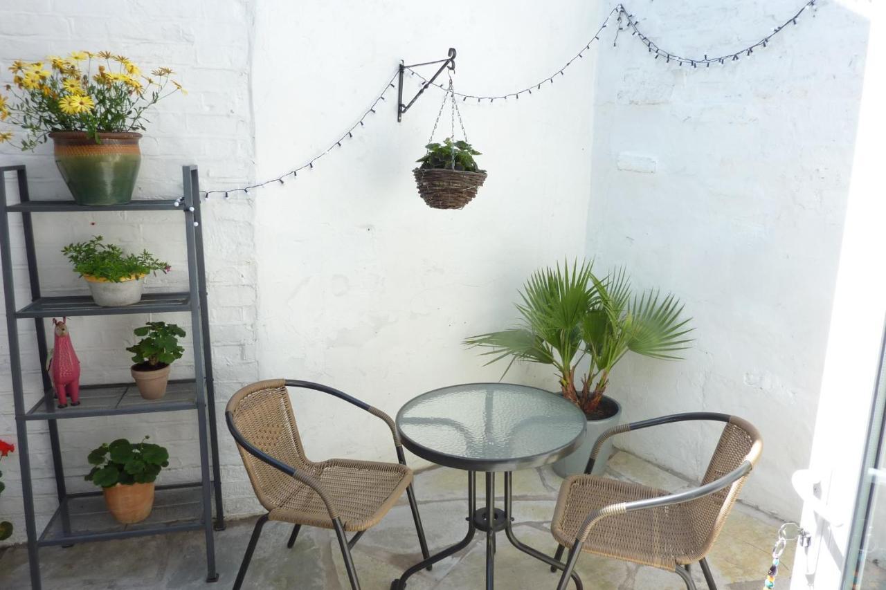 A Wonderful Place In The Hub Of The City, Yet On The Edge Of The Countryside Salisbury Zewnętrze zdjęcie